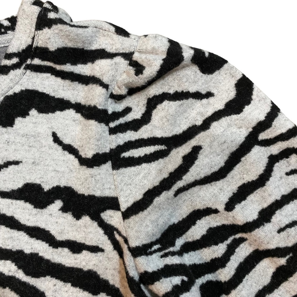 SOCIAL STANDARD by SANCTUARY “JULIA” Puff Sleeve Animal Print Soft Sweater sz SM - Picture 4 of 7